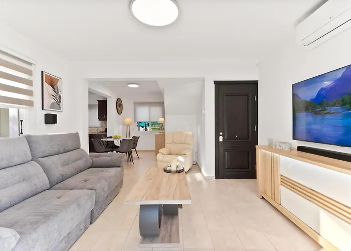 Mycyprusstay-kasandra Luxury 2 Bedroom Townhouse Lejlighed Paphos