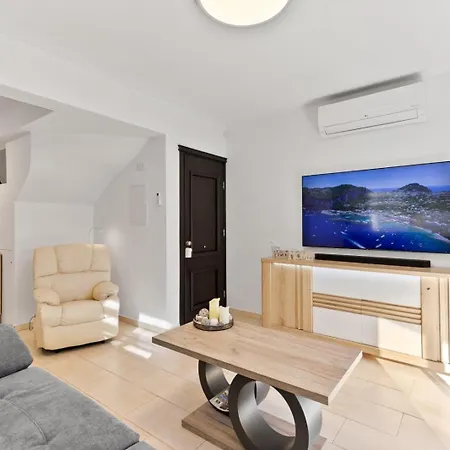Mycyprusstay-kasandra Luxury 2 Bedroom Townhouse بافوس